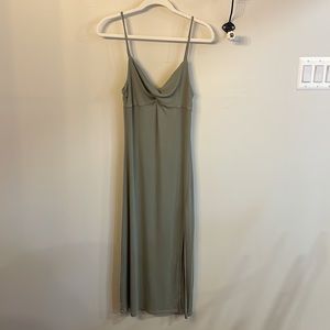 EUC Aritzia Wilfred Free Twist Front Midi Dress